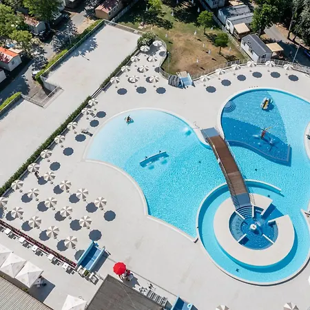 Adriano Family Village Parco vacanze 4*