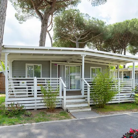 Parco vacanze Adriano Family Village 4*